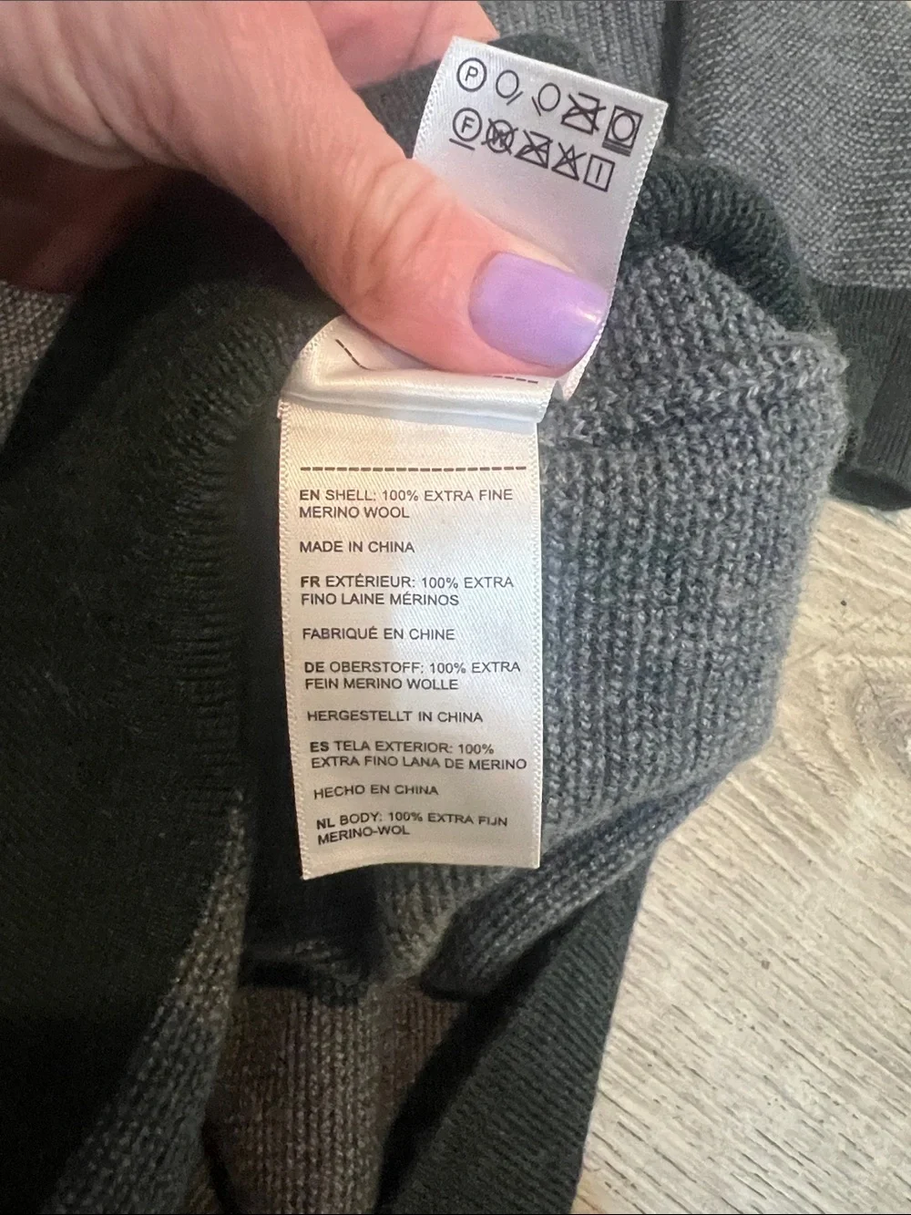 UNTUCKit Men's Merino Wool Gray Half-Zip Sweater with Dark Green Trim Lg